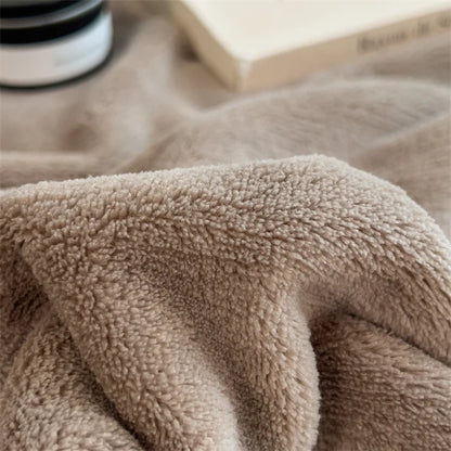Plaid LOU Taupe – Velours Doux et Chaud Uni