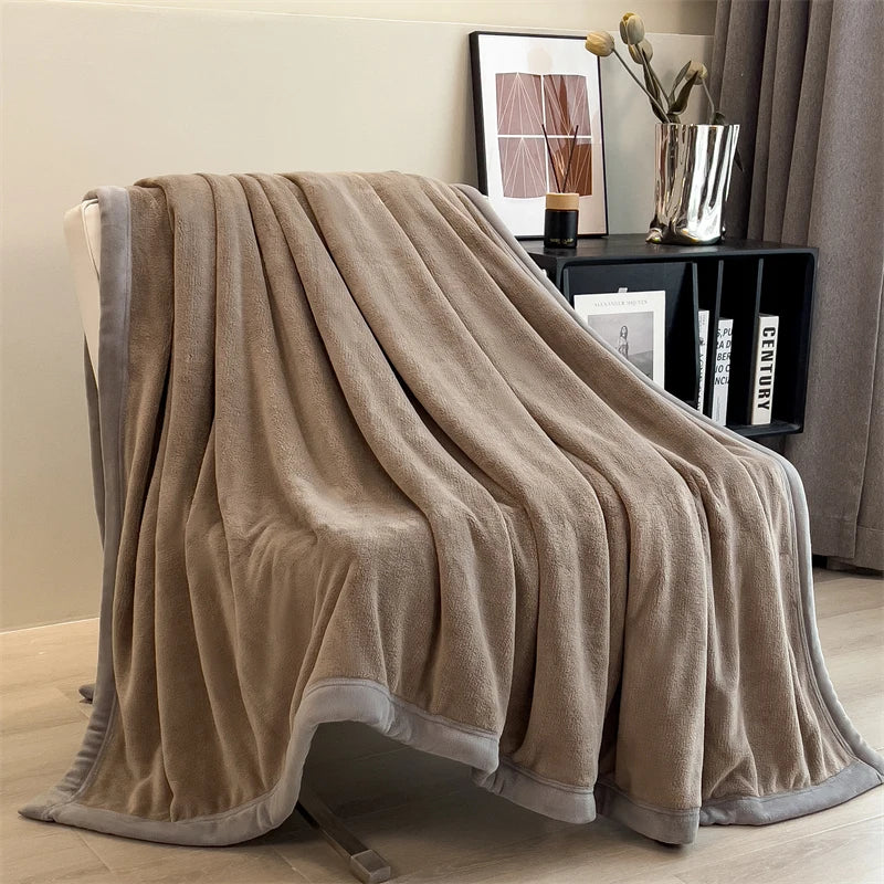 Plaid LOU Taupe – Velours Doux et Chaud Uni