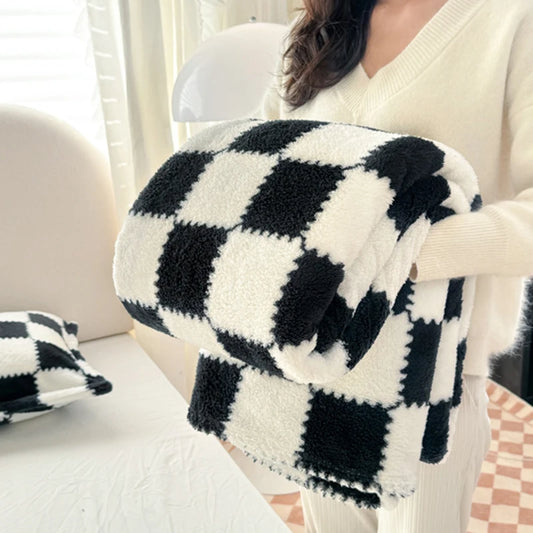 Plaid AVA Noir – Polaire Douce à Carreaux
