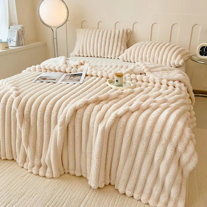 Plaid LOVA Beige – Fausse Fourrure Côtelée Douce et Épaisse