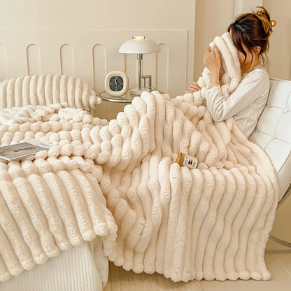 Plaid LOVA Beige – Fausse Fourrure Côtelée Douce et Épaisse