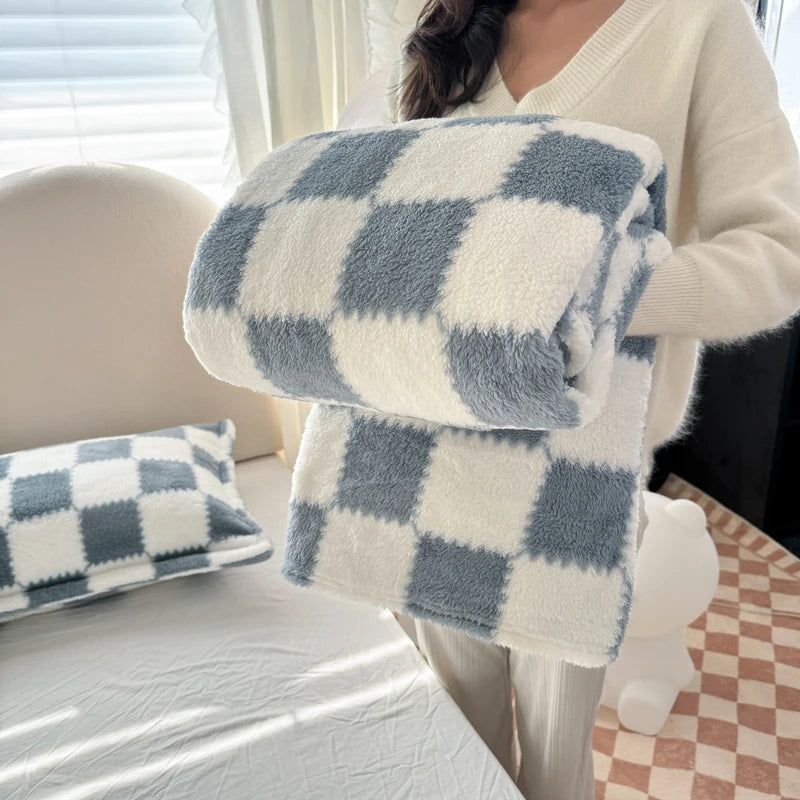 Plaid AVA Bleu – Polaire Douce à Carreaux
