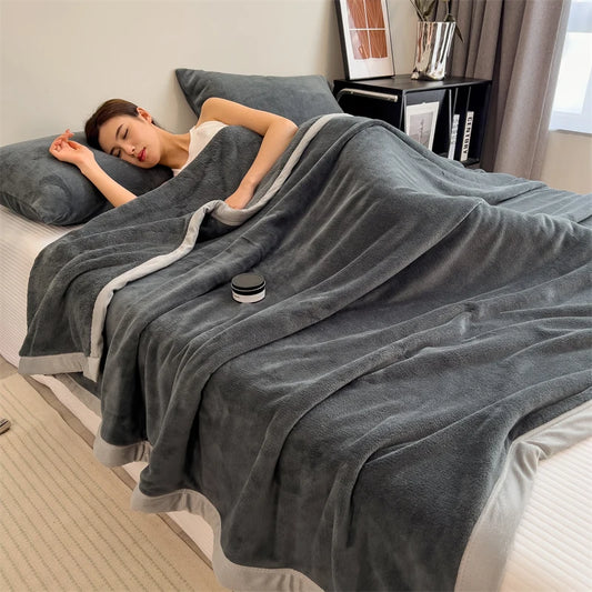 Plaid LOU Anthracite – Velours Doux et Chaud Uni