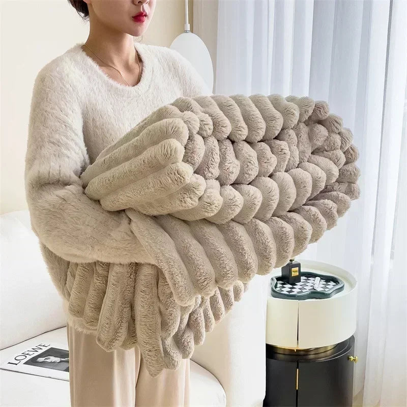 Plaid LOVA Taupe – Fausse Fourrure Côtelée Douce et Épaisse