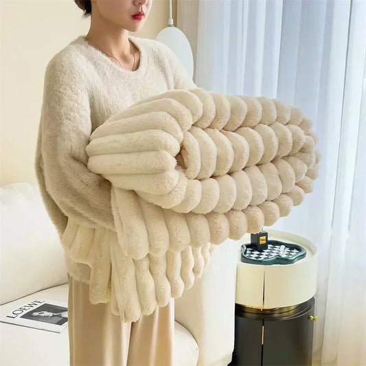 Plaid LOVA Beige – Fausse Fourrure Côtelée Douce et Épaisse