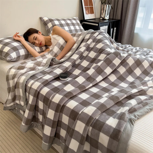 Plaid LOU Châtaigne – Velours Doux à Moyens Carreaux