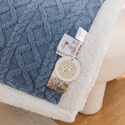 Plaid OSLO Bleu – Polaire Sherpa à Motifs Géométriques