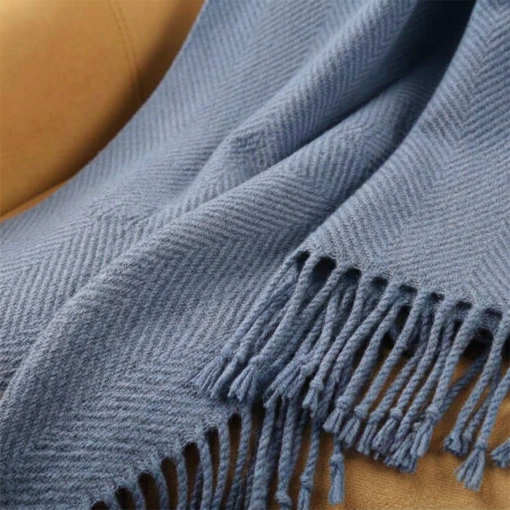 Plaid LIV Bleu – 100 % Laine Unie à Franges