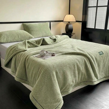 Plaid ELLA Vert – Polaire Douce et Moelleuse Unie