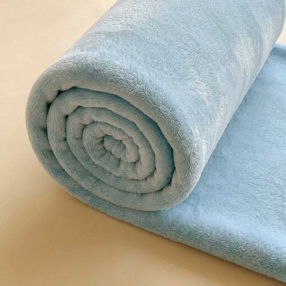 Plaid SÉLIA Ciel – Flanelle Douce et Légère