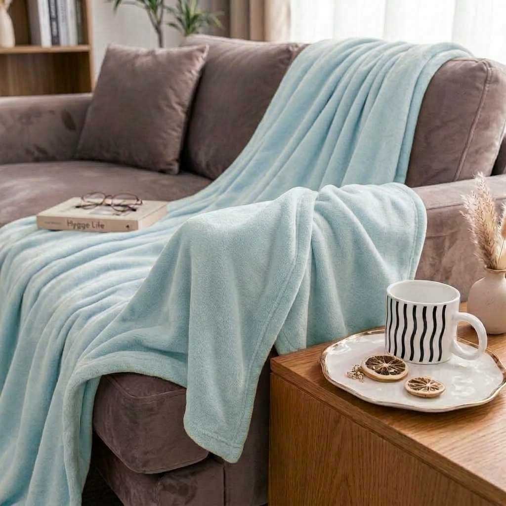 Plaid SÉLIA Ciel – Flanelle Douce et Légère