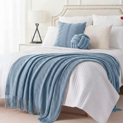 Plaid VELEN Bleu – Tricoté à Motifs en Relief & Franges