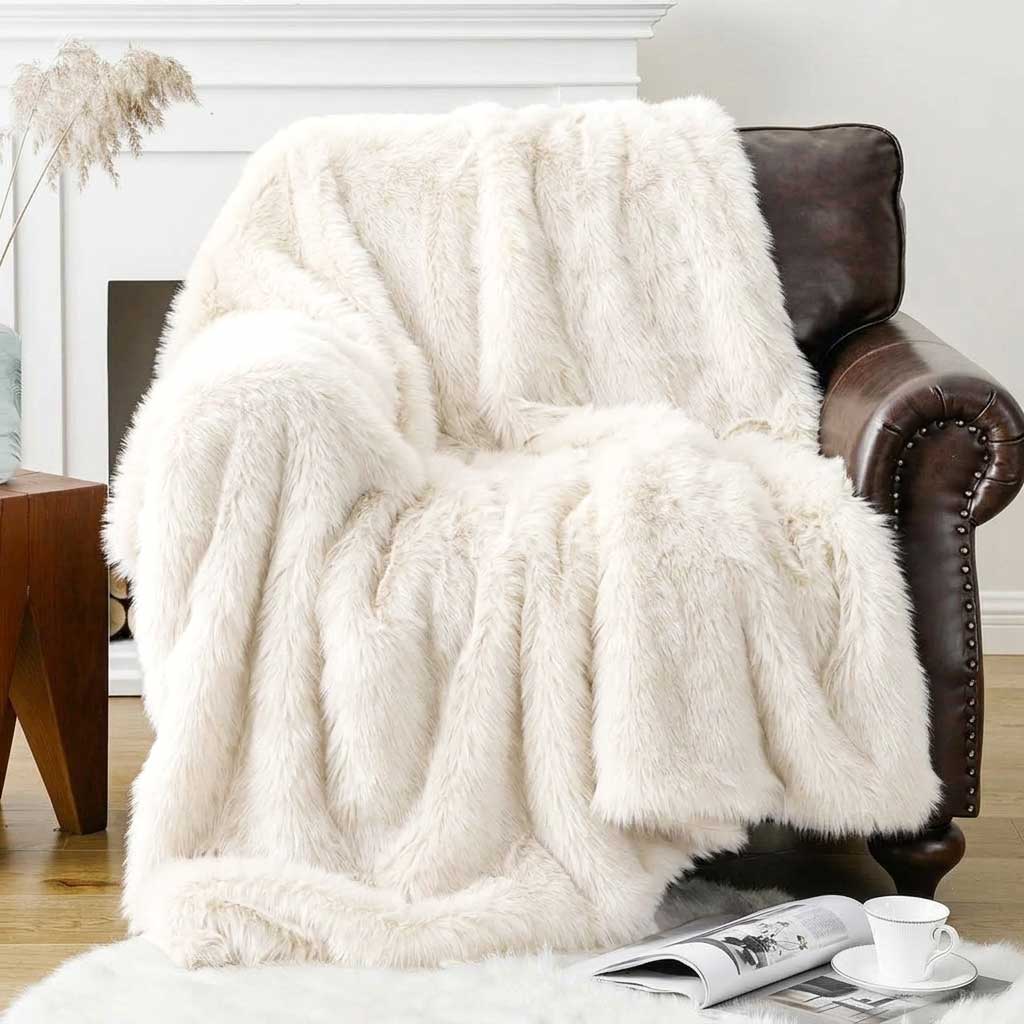 Plaid ALBA Blanc – Fausse Fourrure Douce à Poils Longs