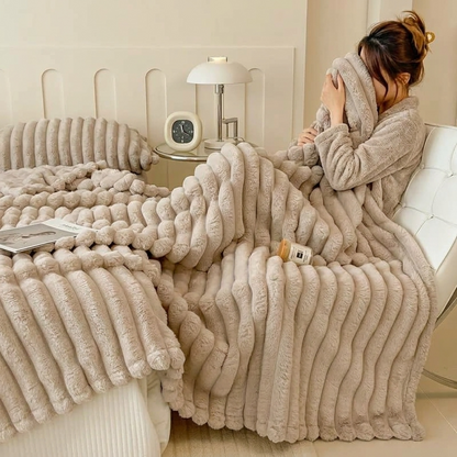 Plaid LOVA Taupe – Fausse Fourrure Côtelée Douce et Épaisse