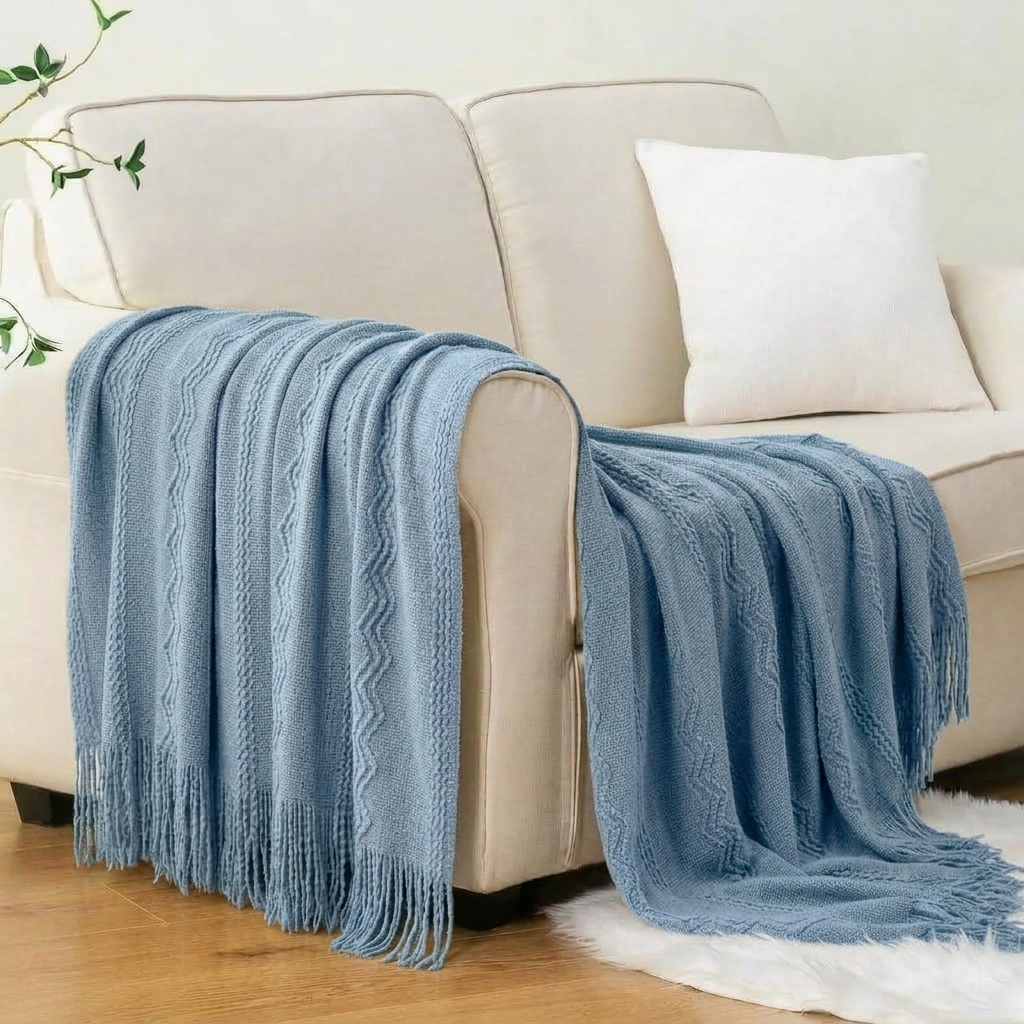 Plaid VELEN Bleu – Tricoté à Motifs en Relief & Franges